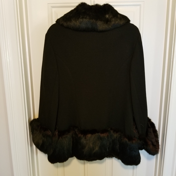Beautiful Vintage 60's Lilli Ann knit coat trimmed in fur. Used Good condition. - Picture 6 of 7